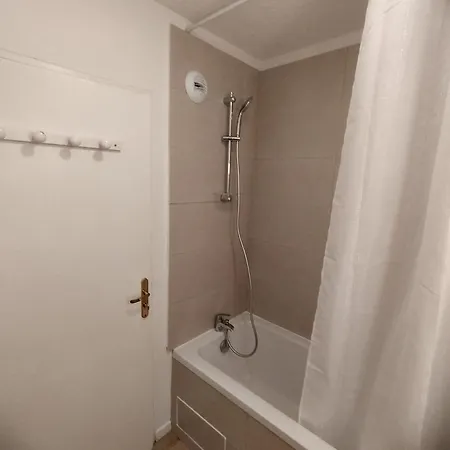 T3 Calme, Climatisation, Wifi, Parking, Balcon 公寓